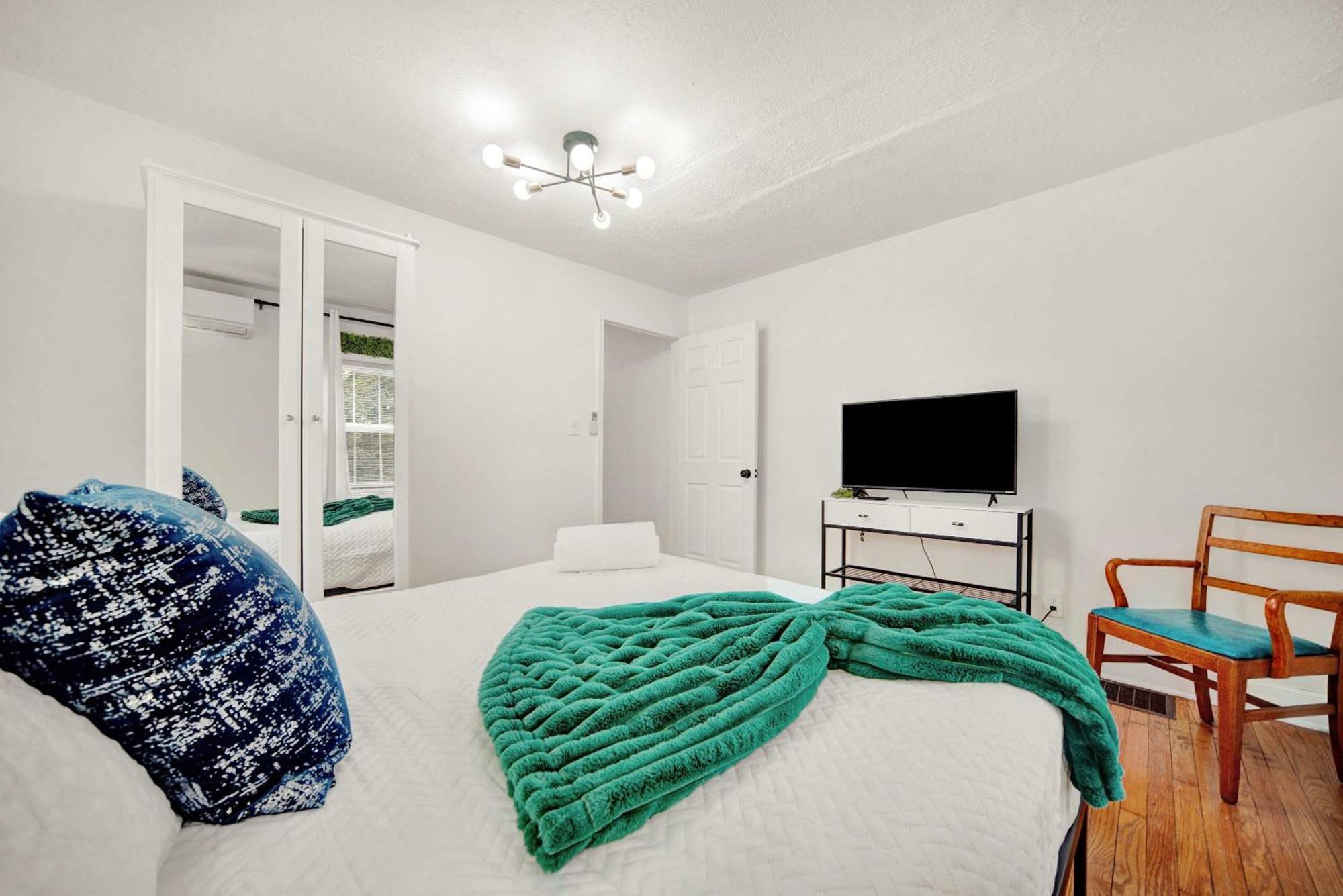 Modern With Parking & Prime Location Apartment Louisville